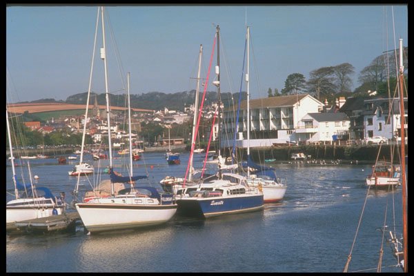 291087 Kingsbridge A4 Photo Print