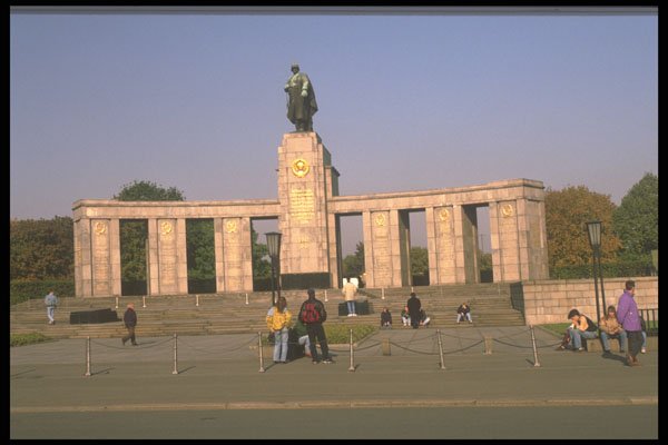 292025 Russian War Memorial A4 Photo Print