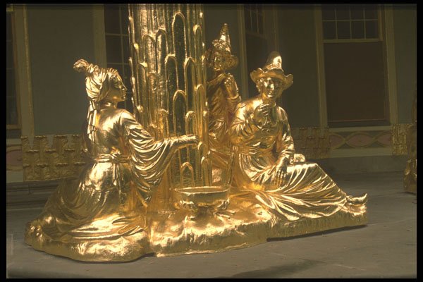 292040 Gilt Figures Outside The Tea House A4 Photo Print
