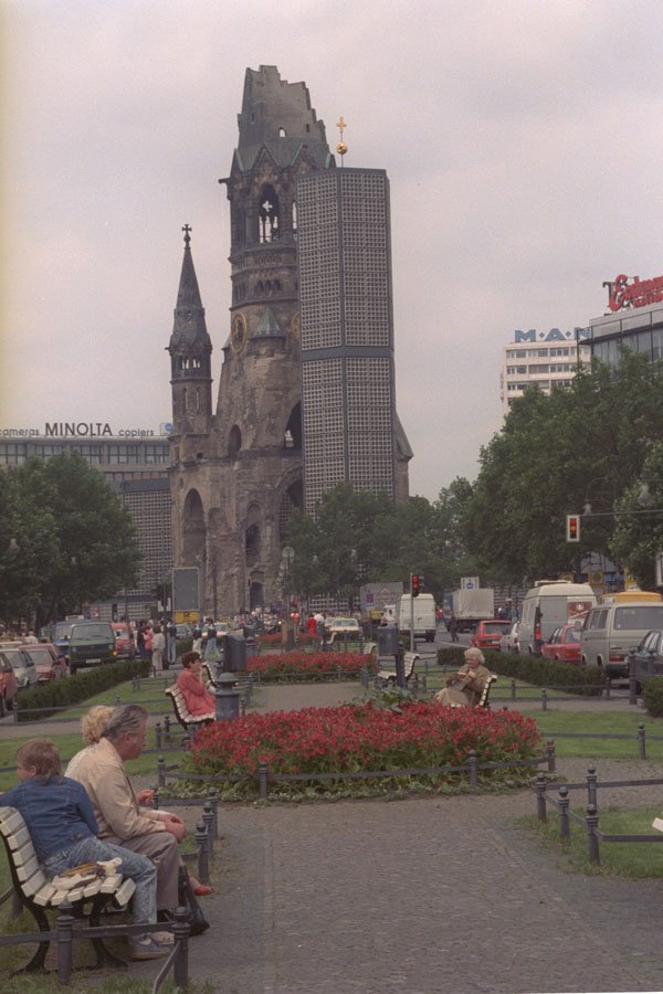 292065 Kaiser Wilhelm Memorial Church A4 Photo Print