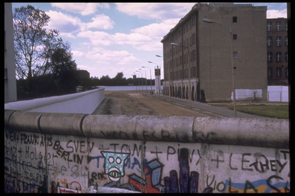 292097 The Wall A4 Photo Print