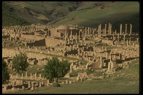 293063 Algeria, Grand View Of A Classic Roman Ruin A4 Photo Print