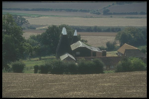 298005 Oast House, Sandhurst, Kent A4 Photo Print
