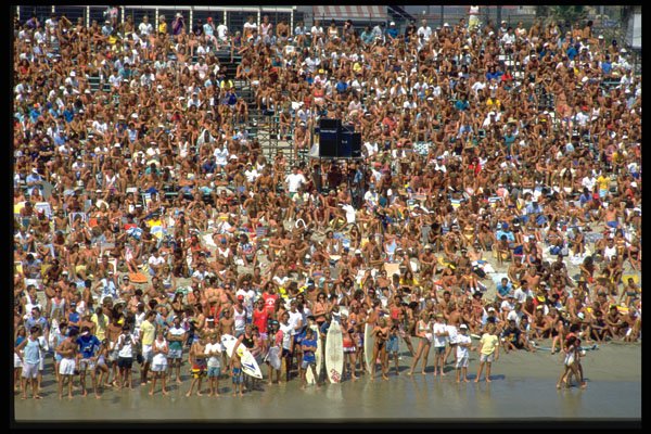 300090 Summer crowd, Huntington Beach, California A4 Photo Print