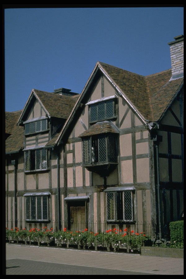 301008 Shakespeare's Birthplace Trust, Henley Street, Stratford A4 Photo Print