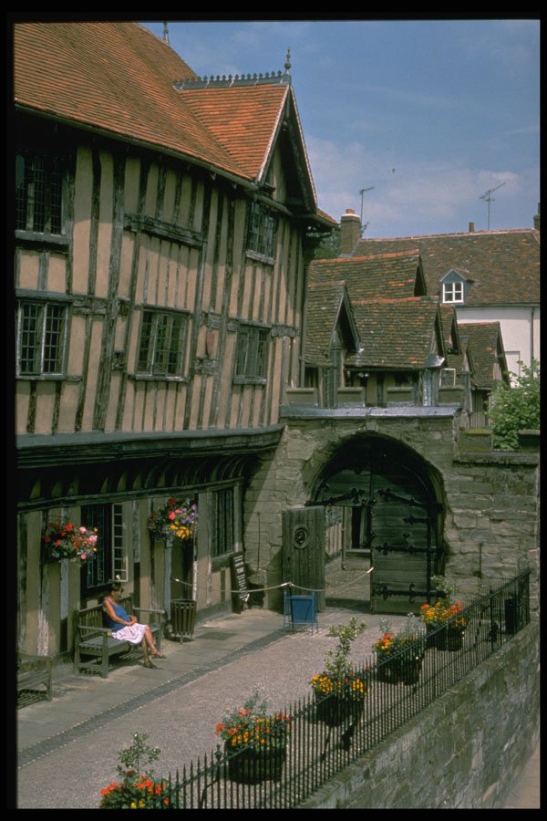 301037 Looking East, Lord Leycester Hospital, Warwick A4 Photo Print