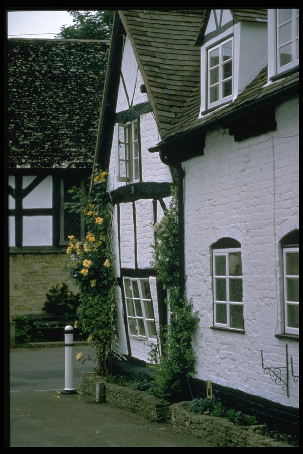 301087 Cottages At Elmley Castle A4 Photo Print