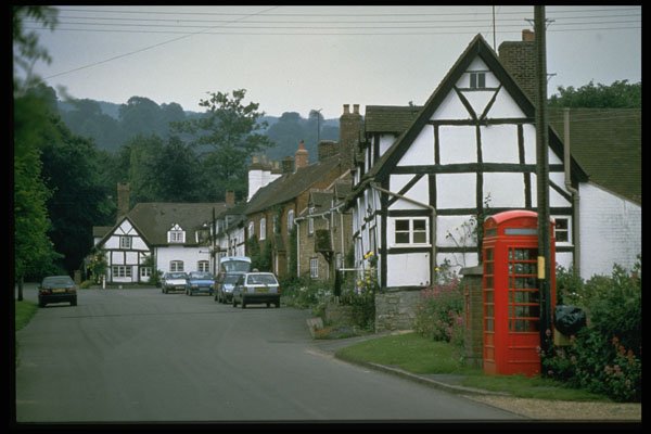 301088 Village Scene, Elmley Castle A4 Photo Print