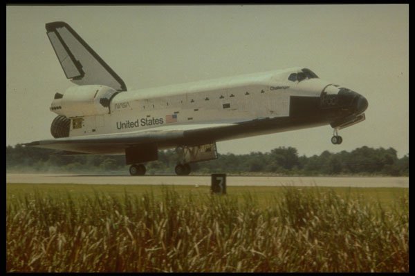 323064 Shuttle Landing A4 Photo Print