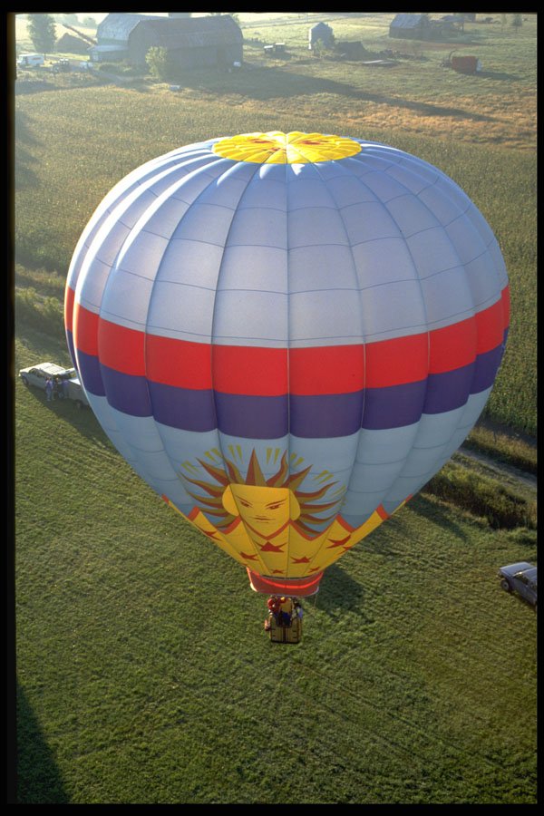 329021 Cirque Du Soleil Balloon, Quebec A4 Photo Print