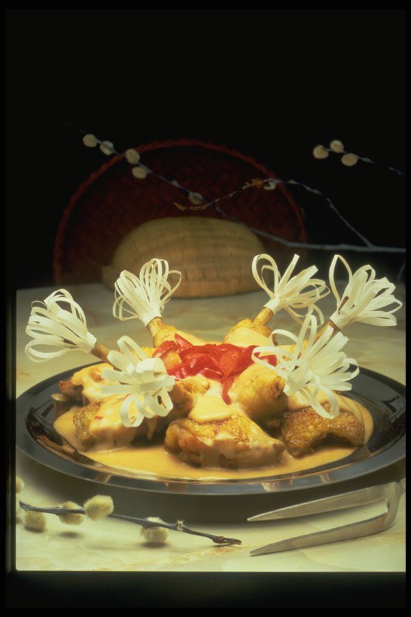 333097 Cream Chicken A4 Photo Print