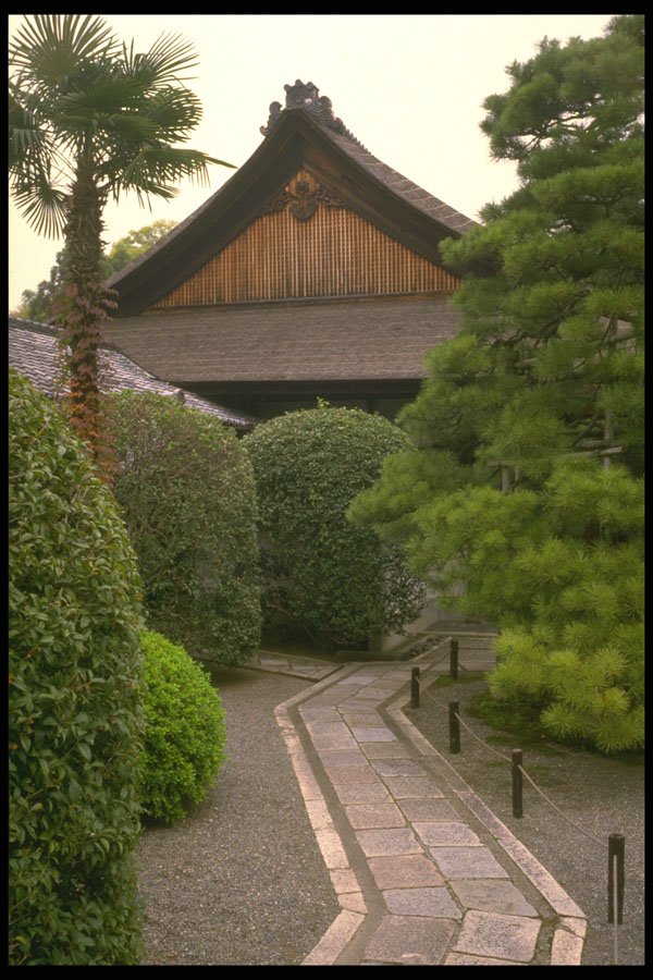 334017 Kyoto pathway To Temple Entrance With Gable A4 Photo Print