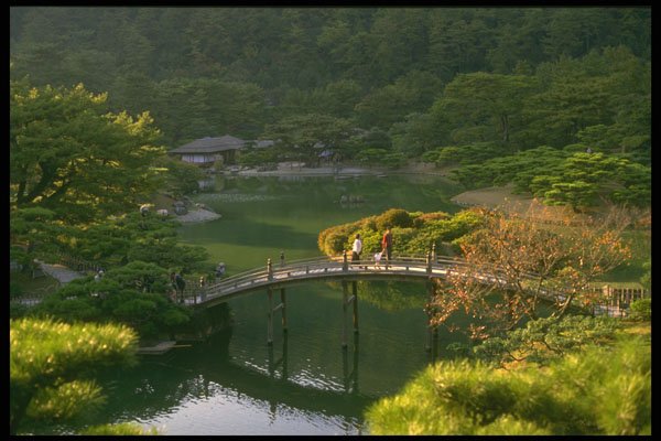 334084 Takamatsu Ritsurin Park, Central Bridge With Travellers A4 Photo Print