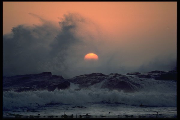 335046 Heavy Swells Along The Coast Created By Cold Ocean Currents A4 Photo Print