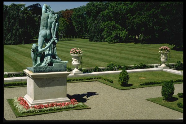 346026 Sculpture And Lawn The Elms, U.S.A. A4 Photo Print