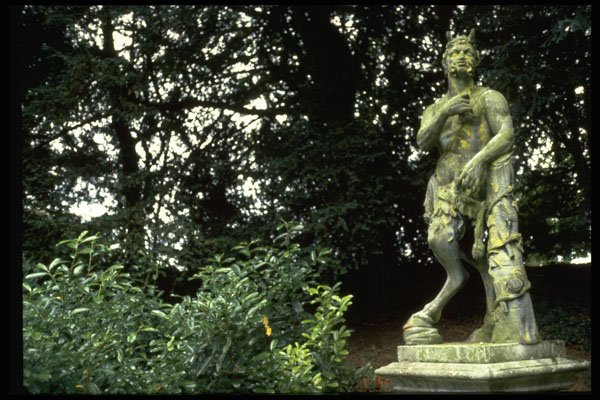 346027 Statue House Chatsworth, England A4 Photo Print
