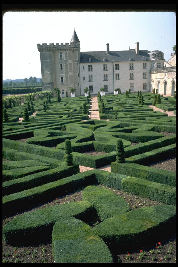 346080 Topiary And Chateau Villandry, France A4 Photo Print