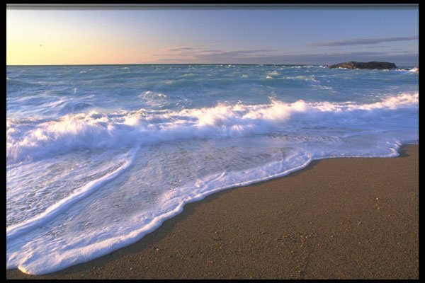 347073 Breaking Waves, Hudson Bay, Canada A4 Photo Print