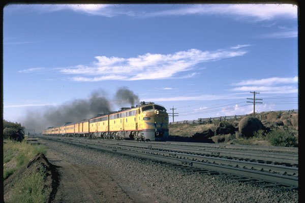 351047 UP EMD E 9A 957 With Streamliner City Of San Francisco A4 Photo Print