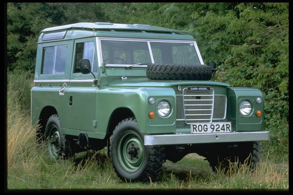 354067 Land Rover, The 1,000,000th, 1977 A4 Photo Print