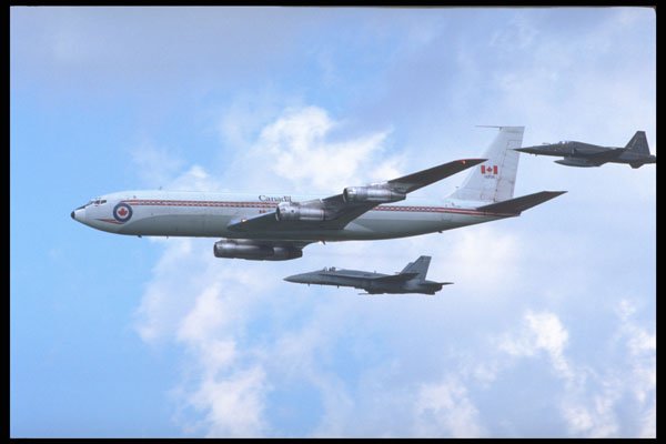 359013 Boeing CC 137, McDonnell Douglas CF 18A, Canadiar CF 5A CAF A4 Photo Print