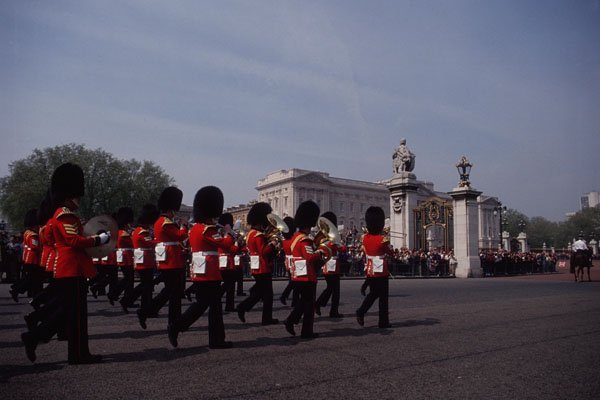 368009 Changing Of The Guard At Buckingham Palace A4 Photo Print