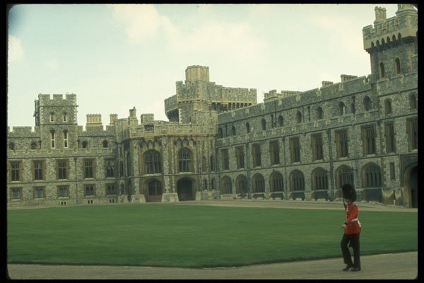 368077 Windsor Castle, England A4 Photo Print