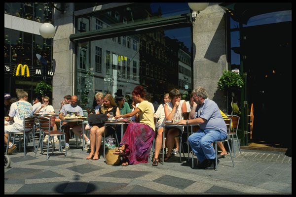 372064 Outdoor Cafe A4 Photo Print