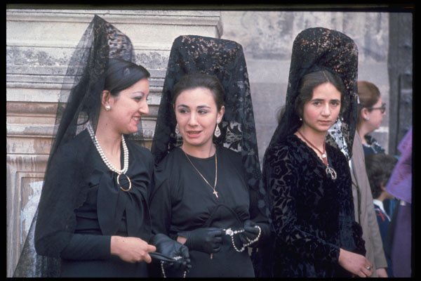 376029 Three Women In Mantillas, Granada A4 Photo Print