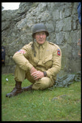 376043 Veteran At Pointe Du Hoc A4 Photo Print