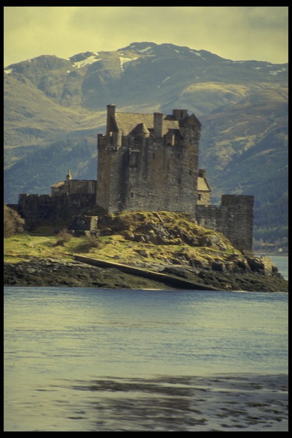 382066 Island Castle A4 Photo Print