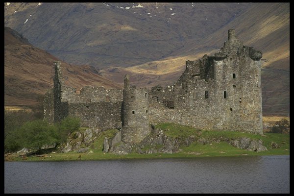 382068 Castle On The Loch A4 Photo Print