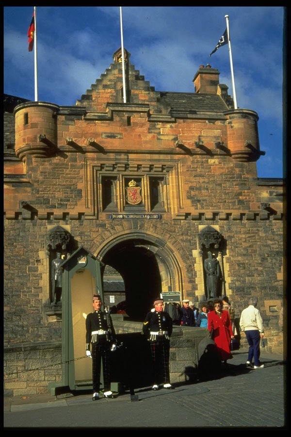 383089 Edinburgh Castle, Scotland A4 Photo Print