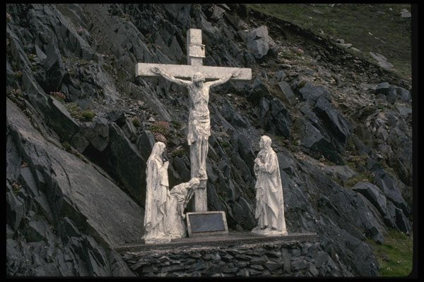 385023 Outdoor Crucifix A4 Photo Print