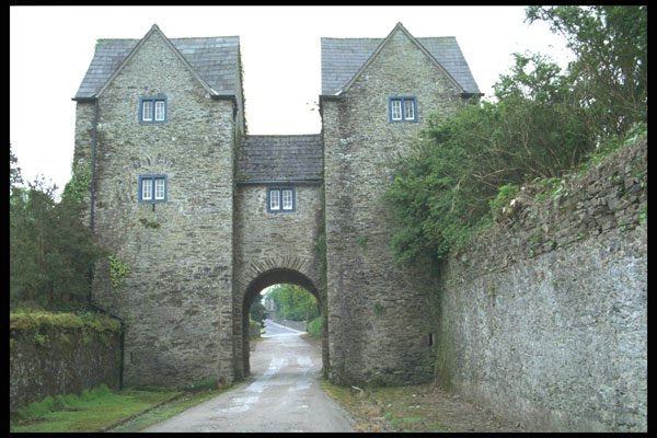 385099 Lismore Castle Gate, Lismore A4 Photo Print