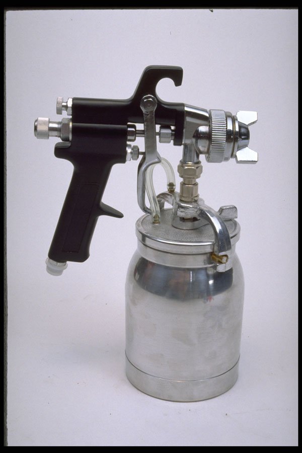 389022 Spray gun A4 Photo Print