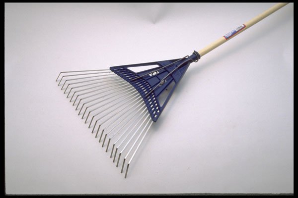 389085 Wire Rake A4 Photo Print
