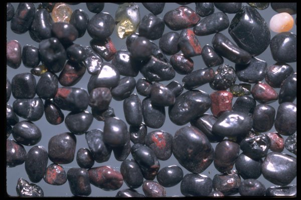 390024 Magnetite, Oneuli, Puu Olai, Maui A4 Photo Print