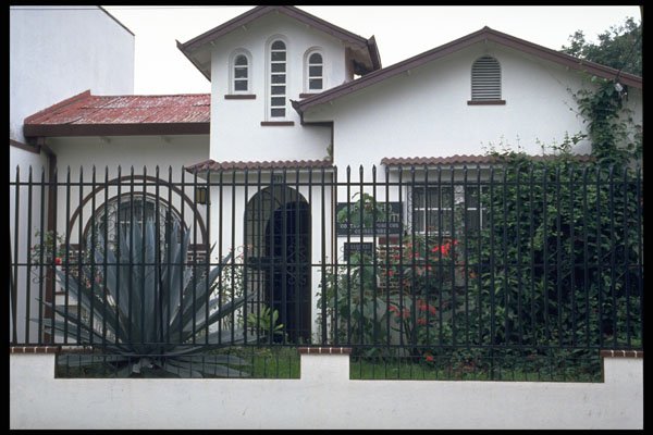 395074 Elegant Colonial Style Bungalow A4 Photo Print