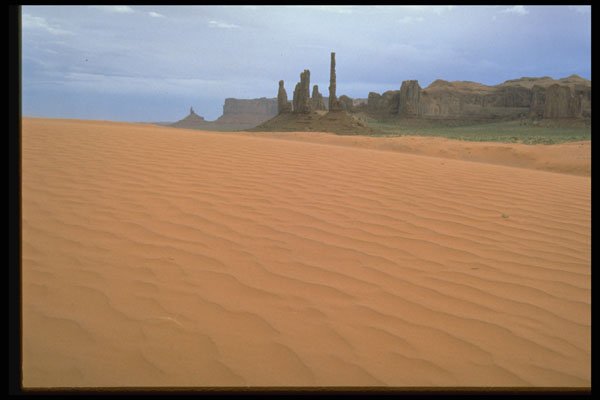 405049 The Dancing Gods, Rocks At Monument Valley, Arizona A4 Photo Print