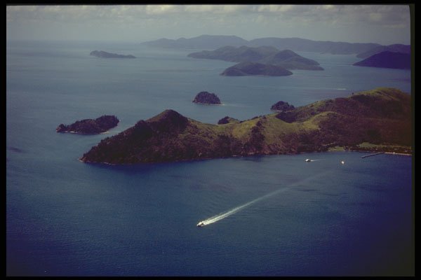 411026 Whitsunday Islands, Queensland A4 Photo Print