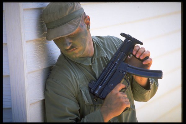 414091 Green Beret With MP 5 9 Mm Sub machine gun A4 Photo Print