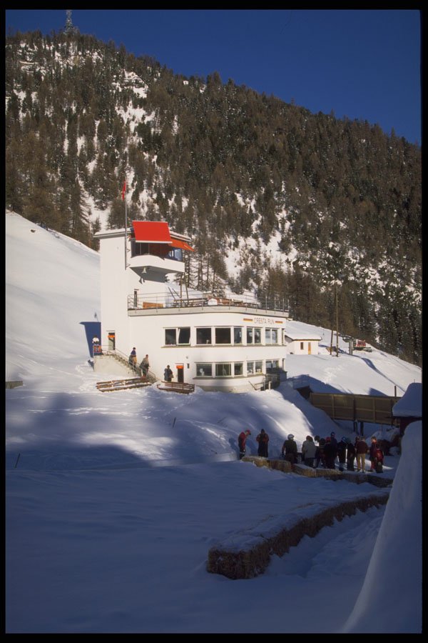 418002 Cresta Run Clubhouse A4 Photo Print