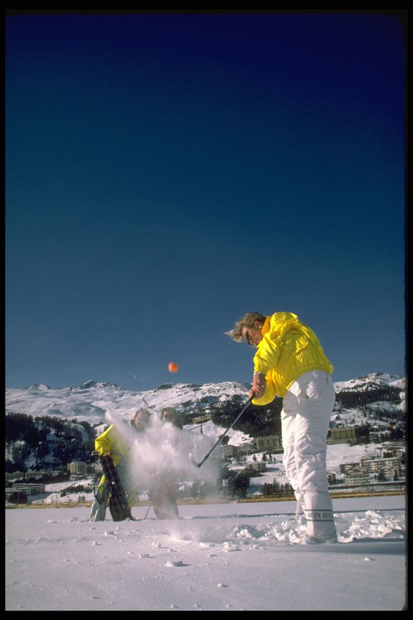 418018 Approach Shot In Snow A4 Photo Print