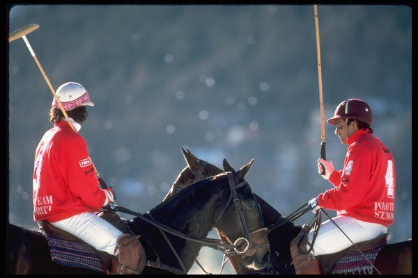 418045 Polo Players At Ease A4 Photo Print