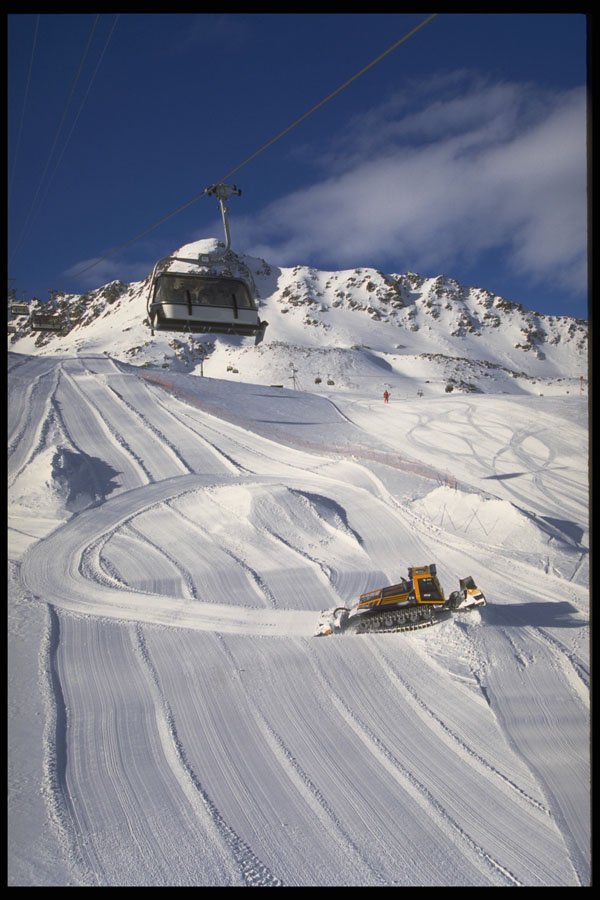418066 Ski Grooming A4 Photo Print
