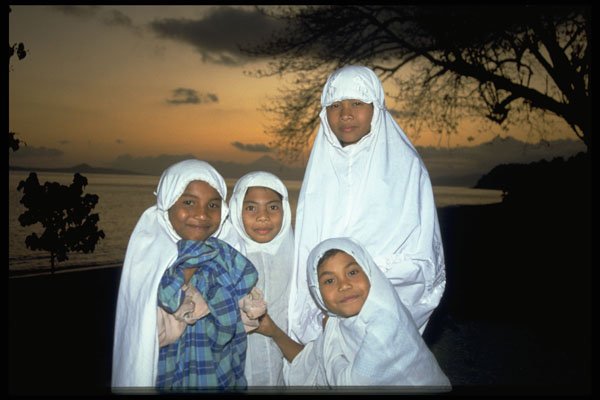 429018 Moslem Children, Ende, Indonesia A4 Photo Print