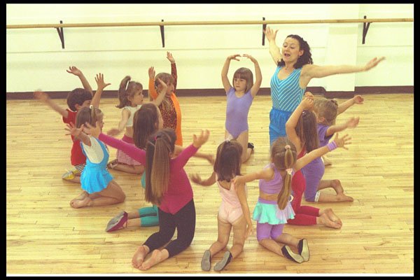 429025 Ballet Circle A4 Photo Print