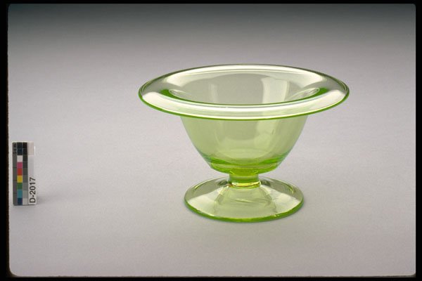 431066 Footed Dish A4 Photo Print