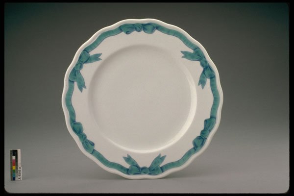 433087 Dinner Plate A4 Photo Print
